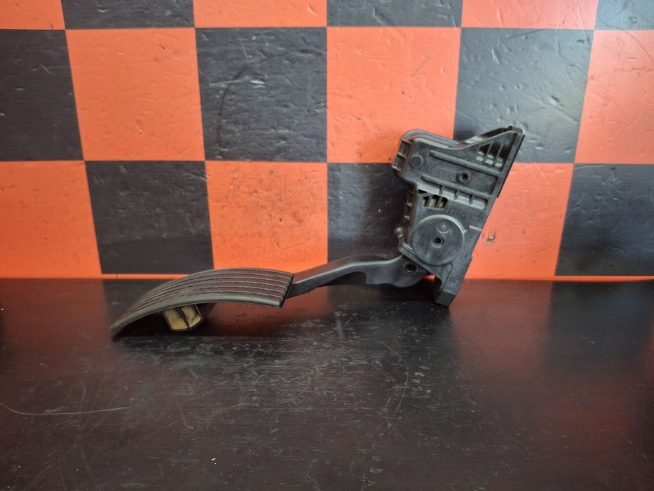 Pedal do acelerador MITSUBISHI Fuso
