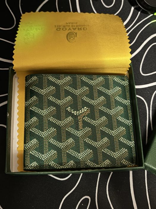Zielony portfel Goyard