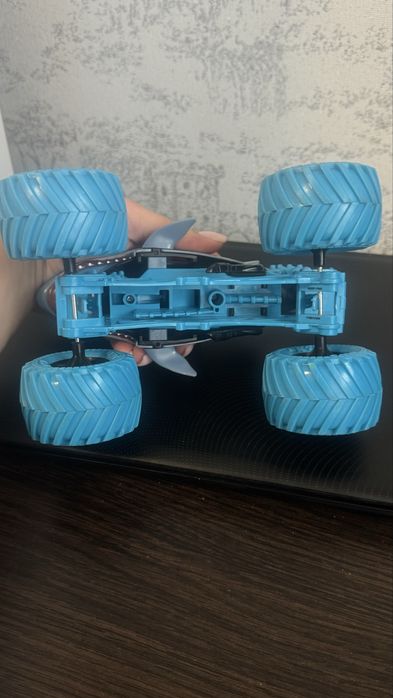 Автомодель Monster Jam Megalodon  машинка іграшка