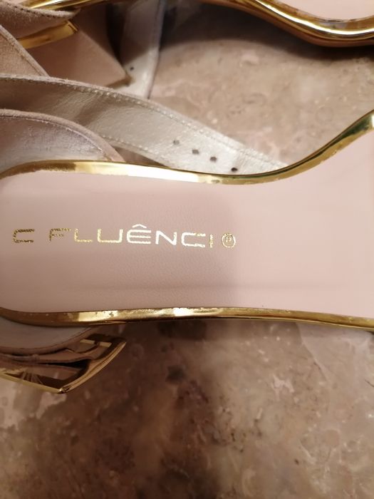 Sandálias de senhora o