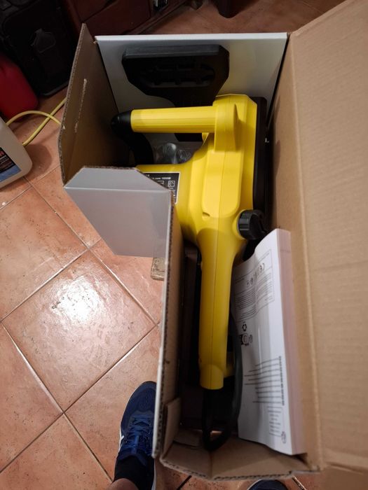 Moto serra electrica nova por estrear comprada 03/2026 ainda na caixa