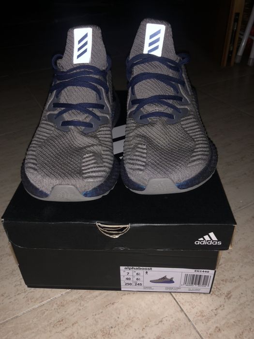 Ténis Adidas AlphaBoost