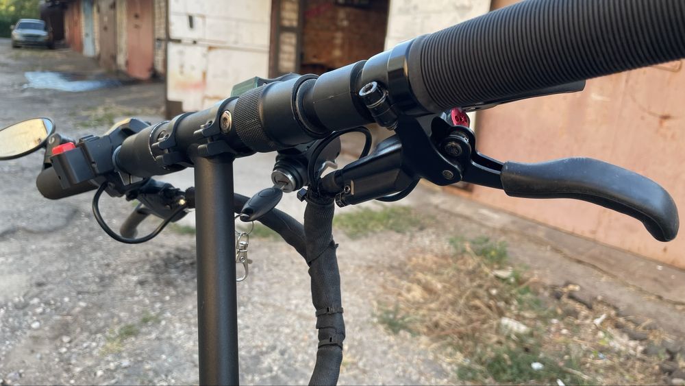 Электросамокат Like.Bike Solo Black