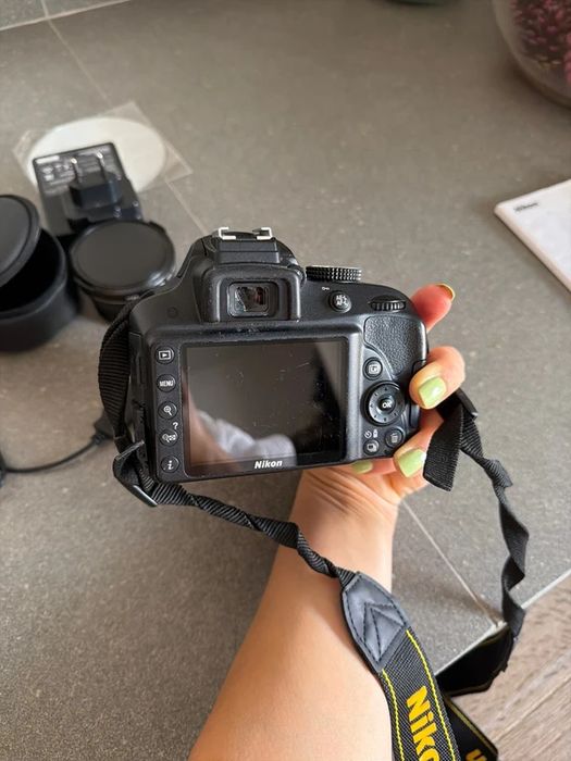 Nikon D3300 DSLR com 2 Lentes e Acessórios