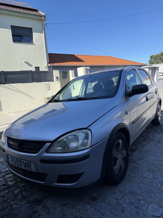 Opel Corsa Avariado