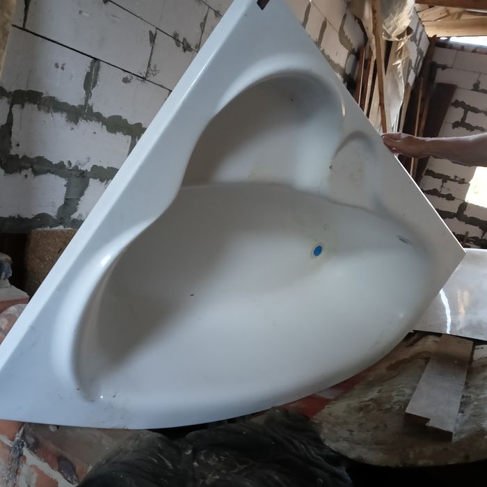 Акрилова кутова ванна