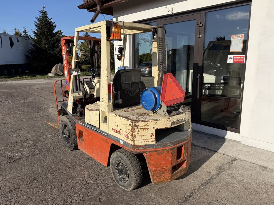 Sprzedam  wózek  widłowy  Nissan
