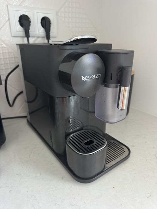 Maquina Nespresso Latissima One