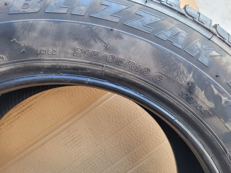 bridgestone blizzak lm18c 215/65r16 106 t 8,5mm