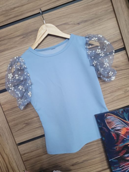 Bluzka koszulka Zara XS 34 bufki rękawy top kwiaty pastelowy niebieski