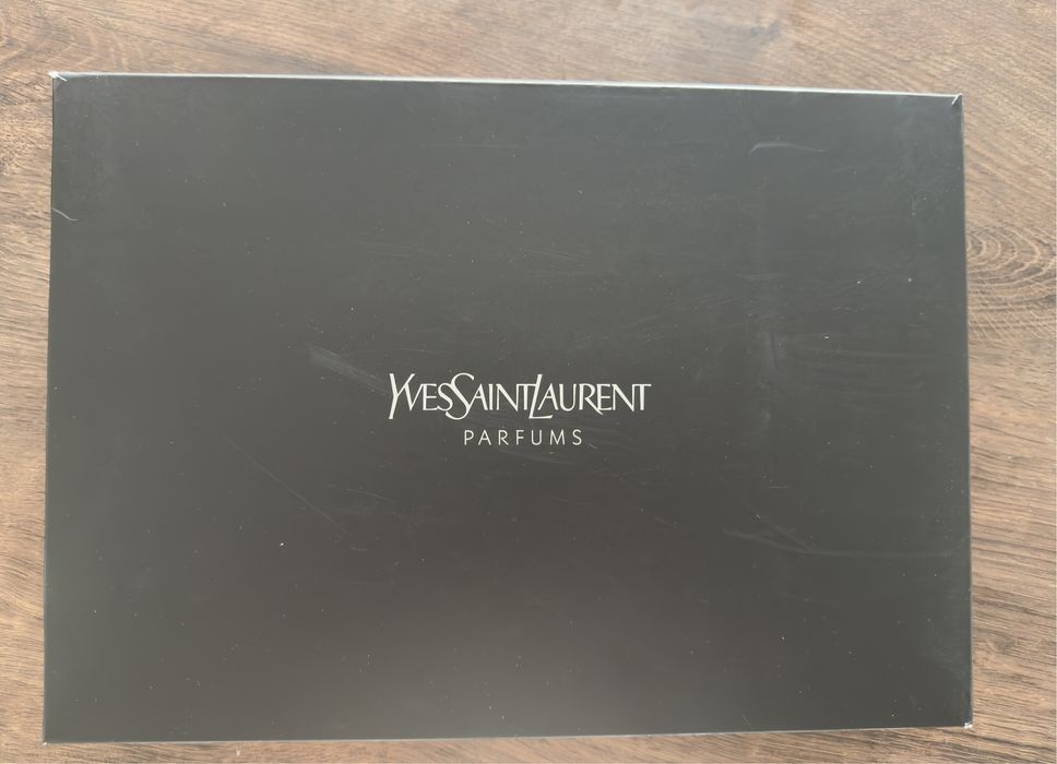 Toalha Yves SaintLaurent