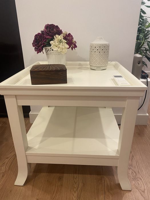 Mesa de centro em madeira maciça