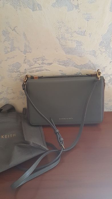 Сумка кардхолдер charles & keith