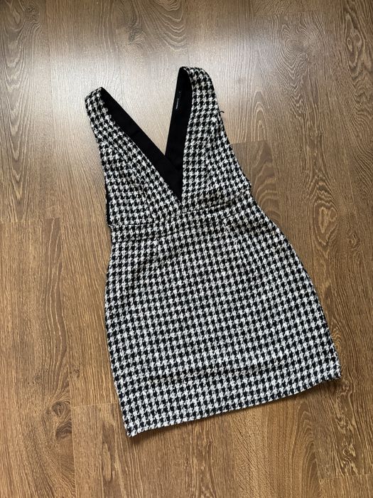 Гарне плаття бренду House brand