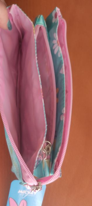 Estojos novos com fecho duplo