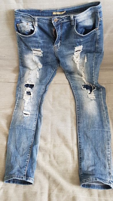 Spodnie z przetarciami jeans