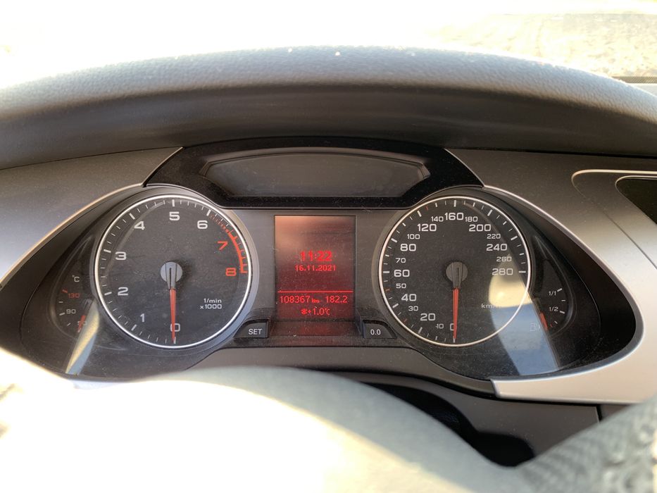 Audi a4 2011 года, без аварій. Офіціал. Бралась в Україні.