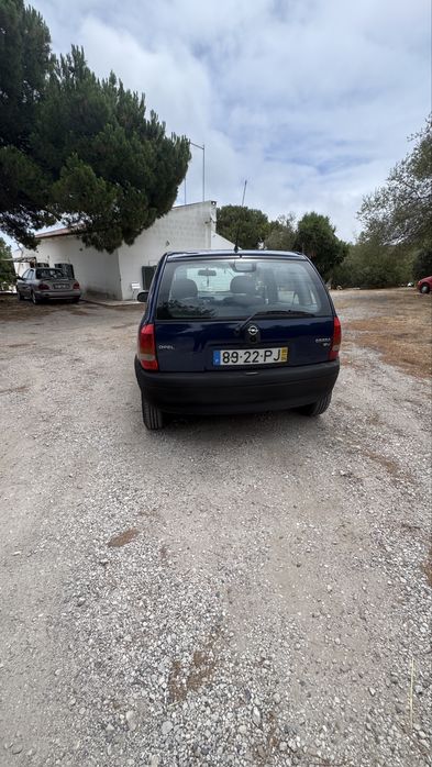 Opel Corsa a gasolina