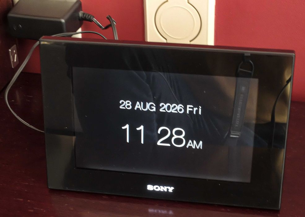 Moldura Digital Sony S-Frame DPF-D70 (7" | Como Nova + Comando)