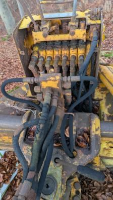 Koparka zawieszana John Deere