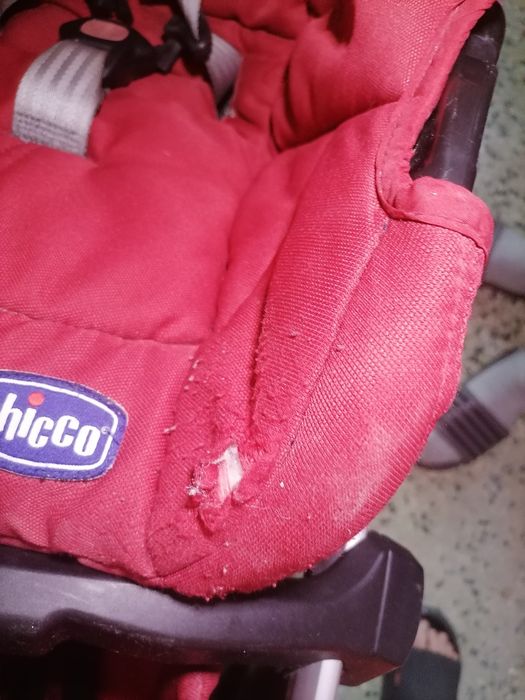 Carrinho de gémeos com 1 ovo