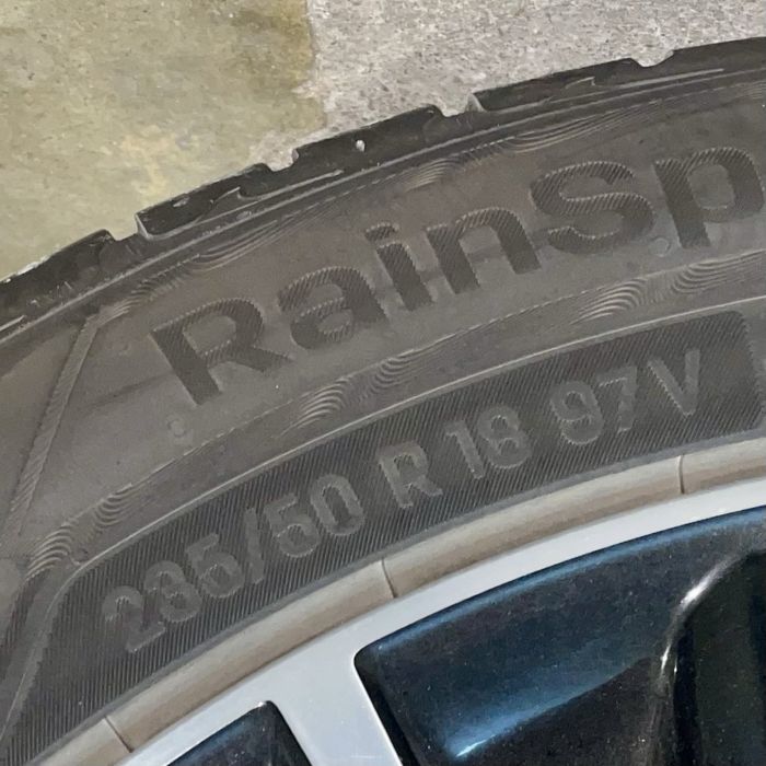 Pneus Uniroyal Rainsport 235/50R18 usados