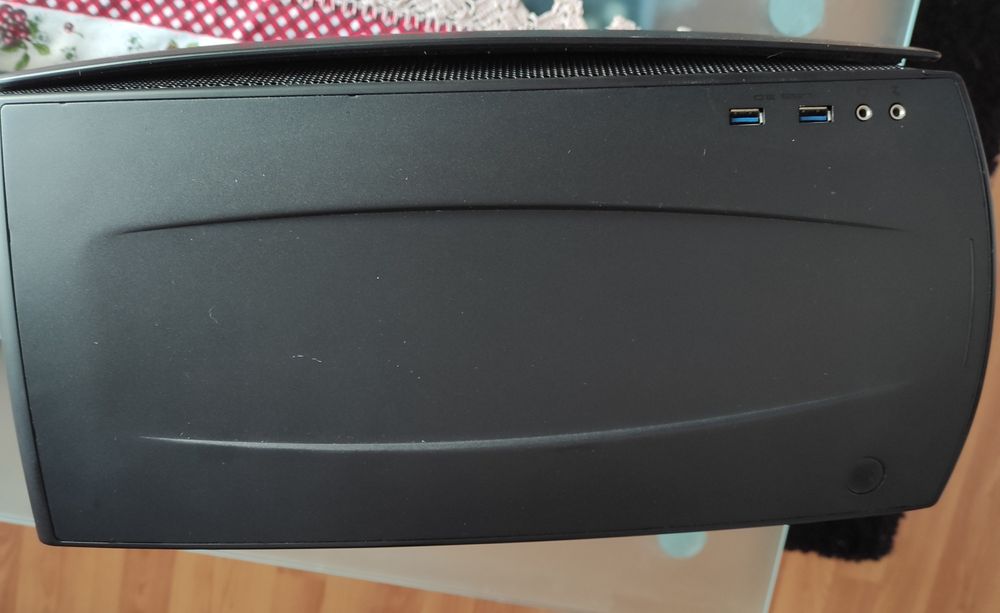 Caixa NZXT Manta