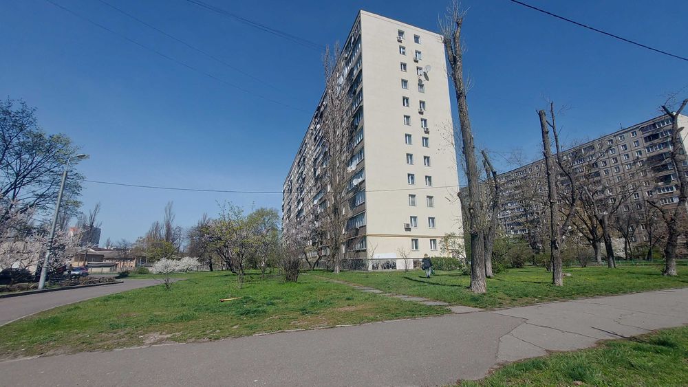 Продажа 3-х кім квартири вул. Кіото, 5.