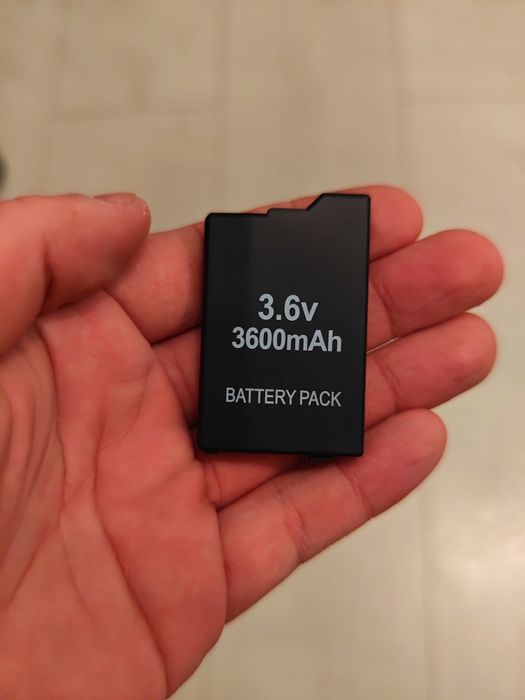 Bateria PSP 2000, 3000 zamiennik prawie nowa