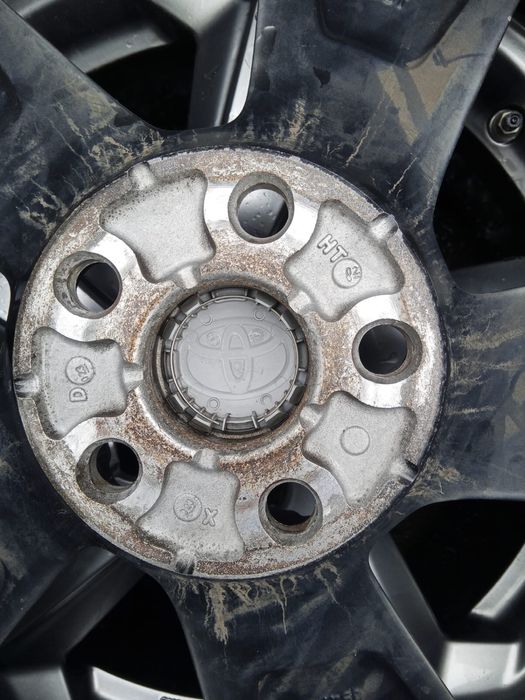 Продам зимові шини в зборі r18