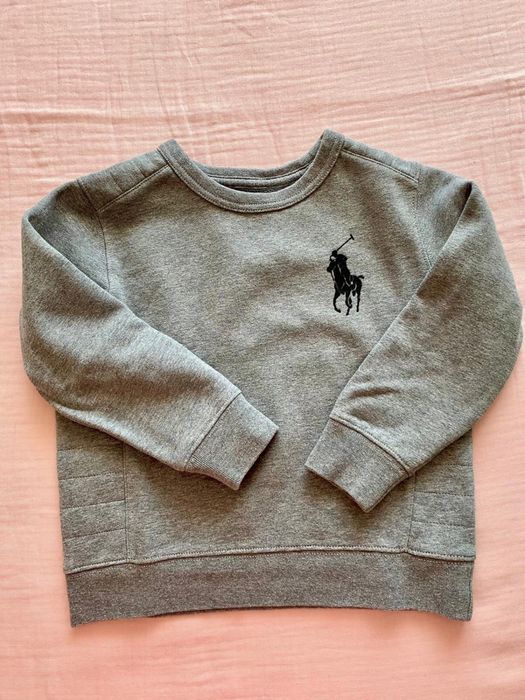 Varias pecas de roupa para rapaz