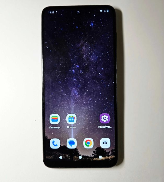 Продам смартфон мобильный телефон Motorola G23 состояние идеальное