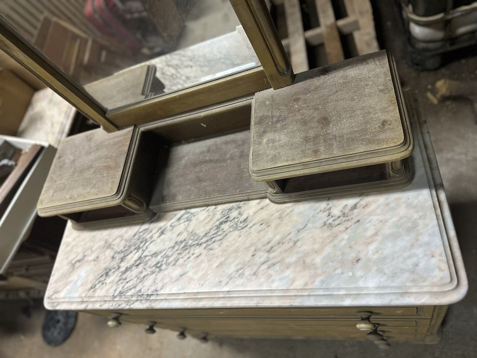 Cómoda/Toucador com espelho e tampo em mármore rústico