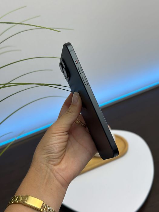 Продам iPhone 15 Plus на 128GB