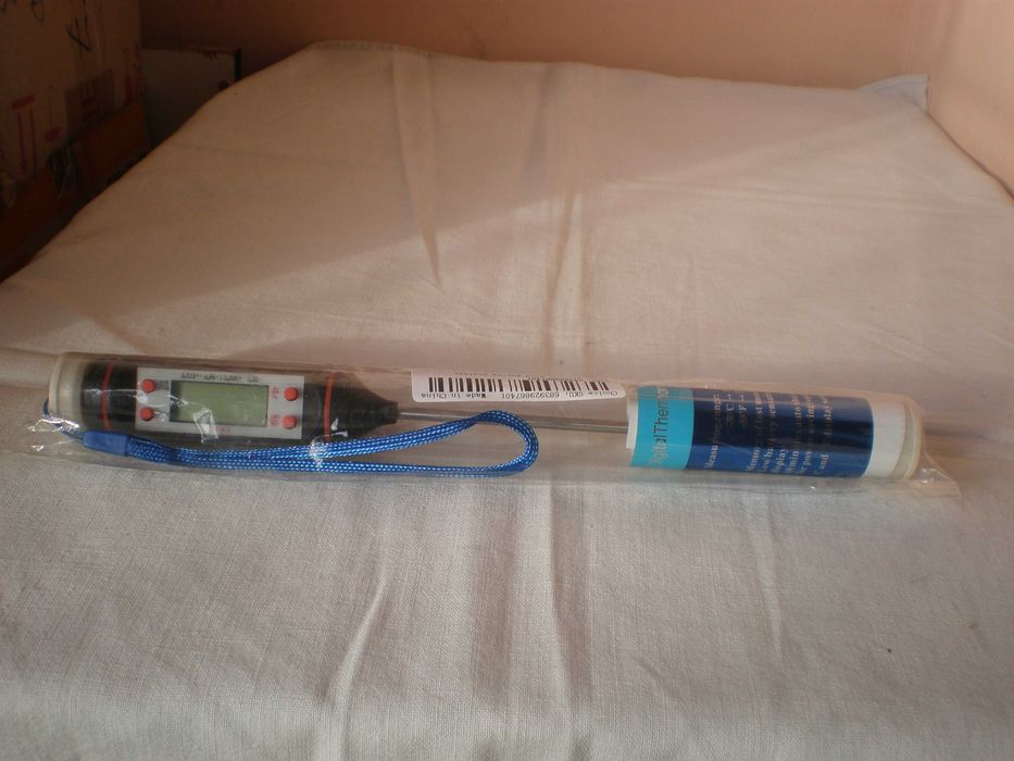 Термометр для мяса- электронный. Овощечистка