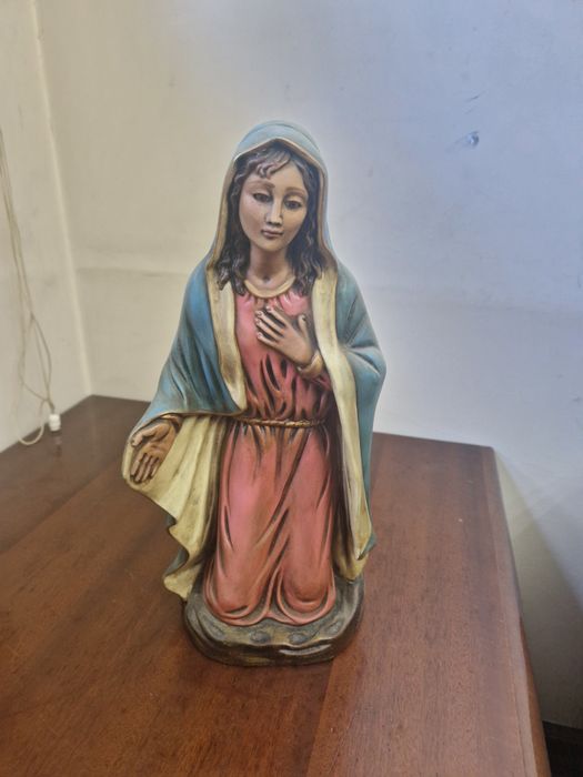 Estatuetas religiosas