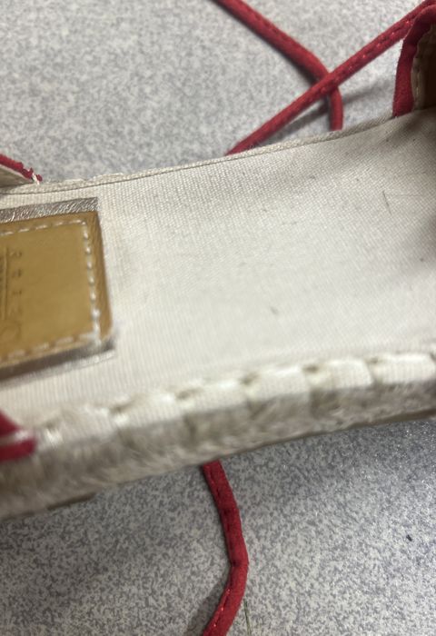 Sprzedam sznurowane sandały