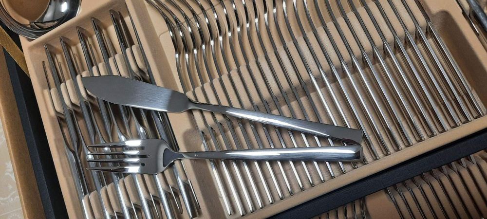 Faqueiro belíssimo de 130 peças CHICAGO NOVO