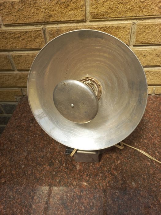 Продаю вращающуюся подставку для тортовв