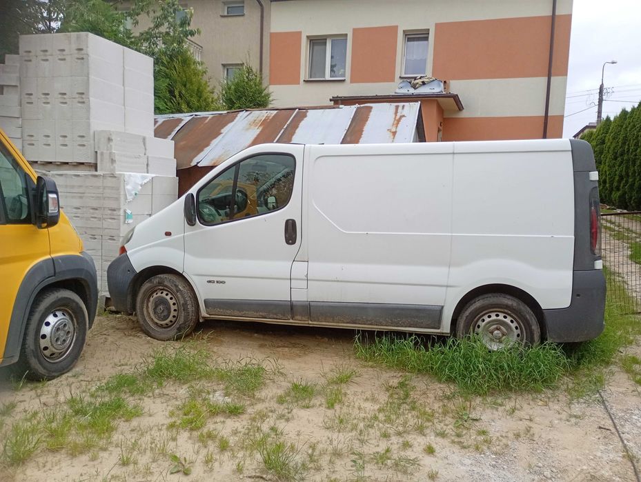 Renault Trafic bus