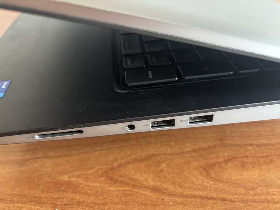 Dell Precision 7760 | i7 11ª Gen | RTX A4000 8GB | 32GB RAM | 512GB SSD | Estado Impecável (Grau A+)