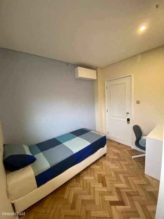 Quarto - localizado em Bonfim Porto