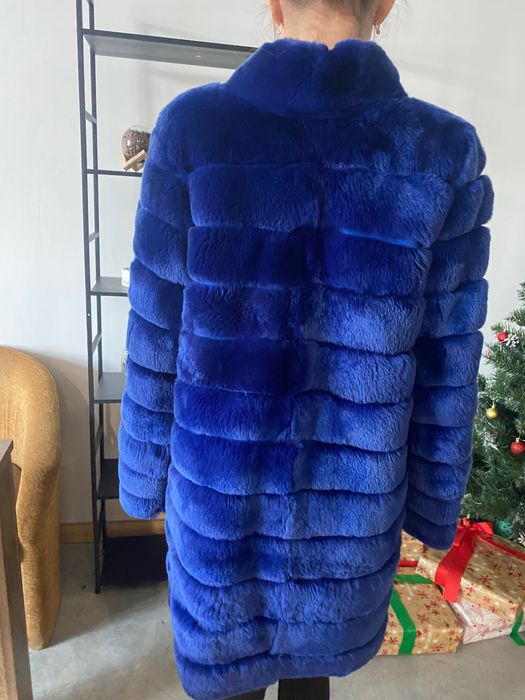 Роскошная шуба рекс шиншилла орилаг цвета электрик