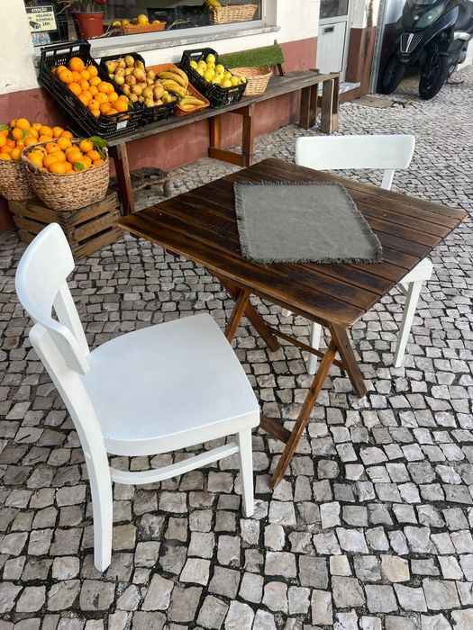 Conjunto Madeira Mesa e 2 x Cadeiras