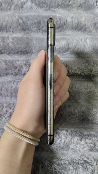 Продам айфон 10.