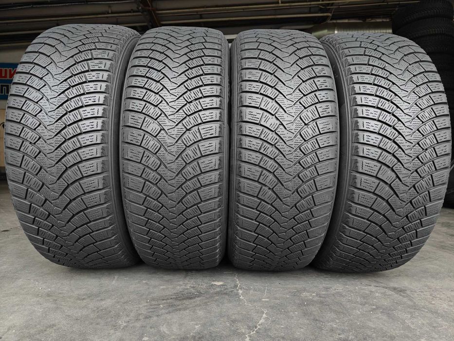 Шини r18 235/55 104Т всесезонні Falken з американського авто, добрий стан