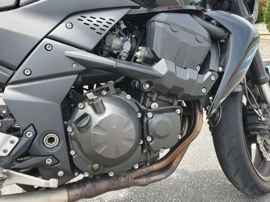 Kawasaki Z750 (limitada 35kw apenas no livrete)