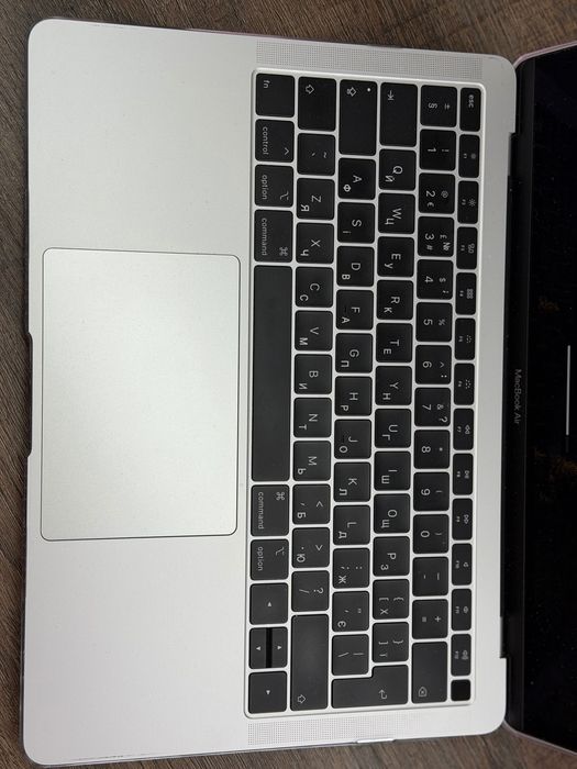 MacBook Air 13″ Retina 2019 | i5 | 8 ГБ | SSD 128 ГБ