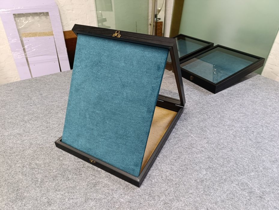 Вітрина під експонати 350:450:40 мм