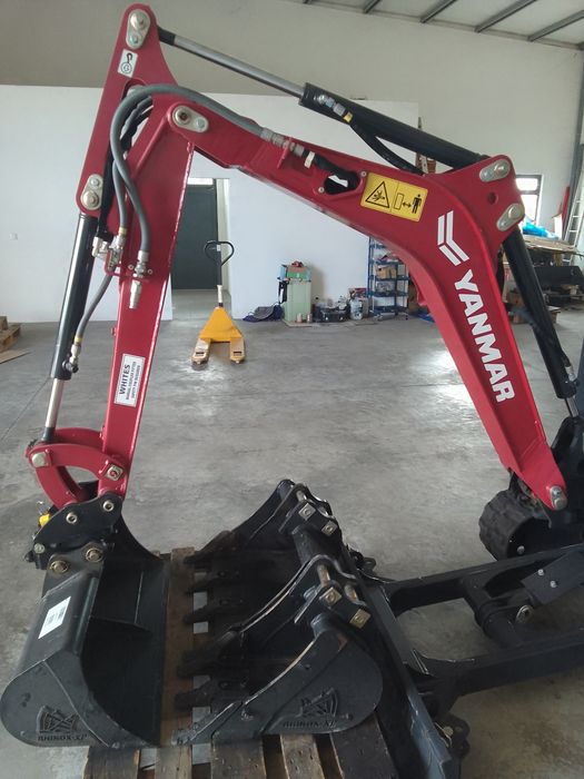 Mini giratória escavadora Yanmar Nova